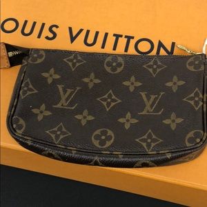 Louis Vuitton monogram pochette mini NO STRAP